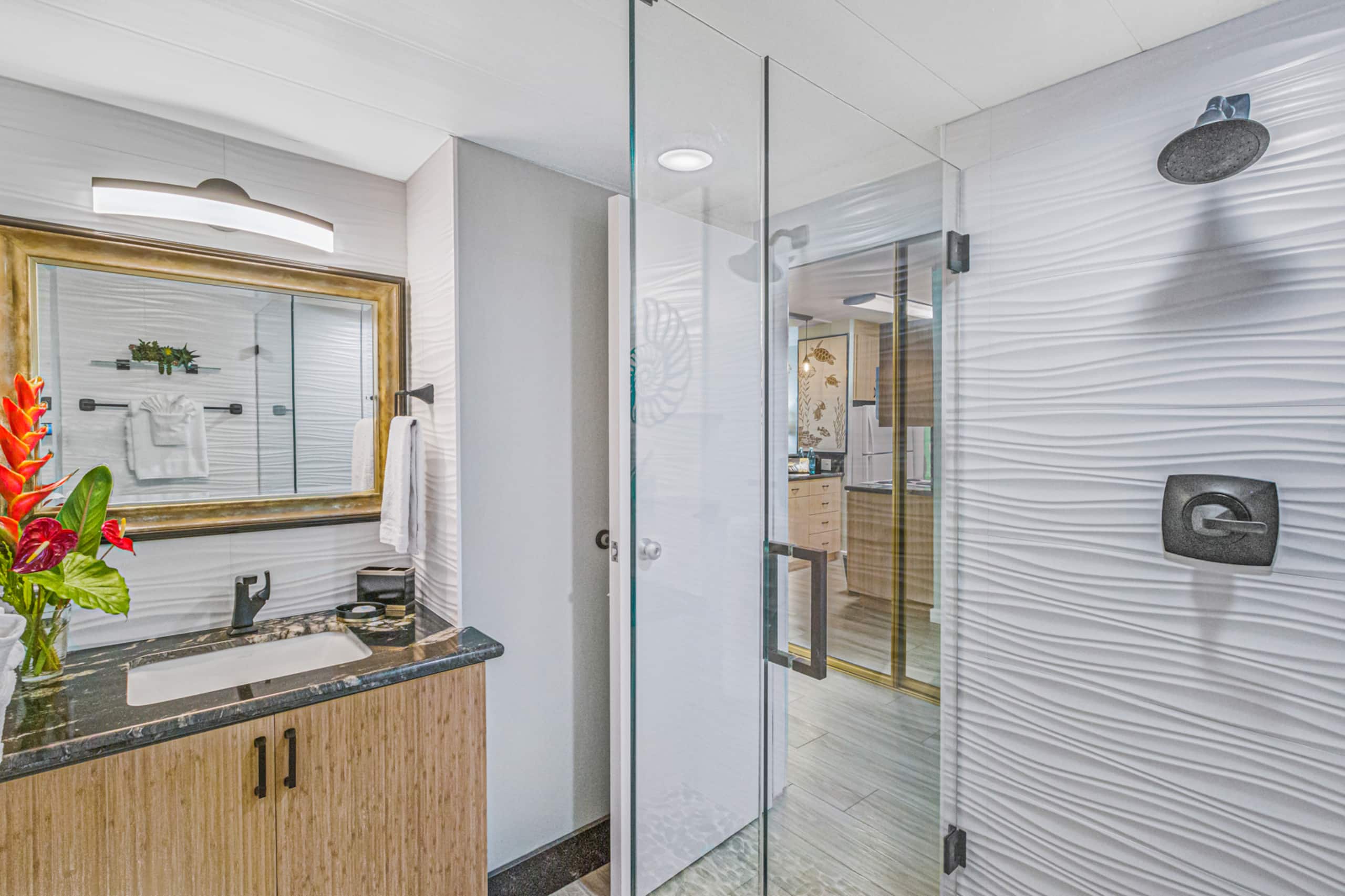 Condo in Lahaina · ★4.99 · Studio · 2 beds · 1 private bath - Image 9