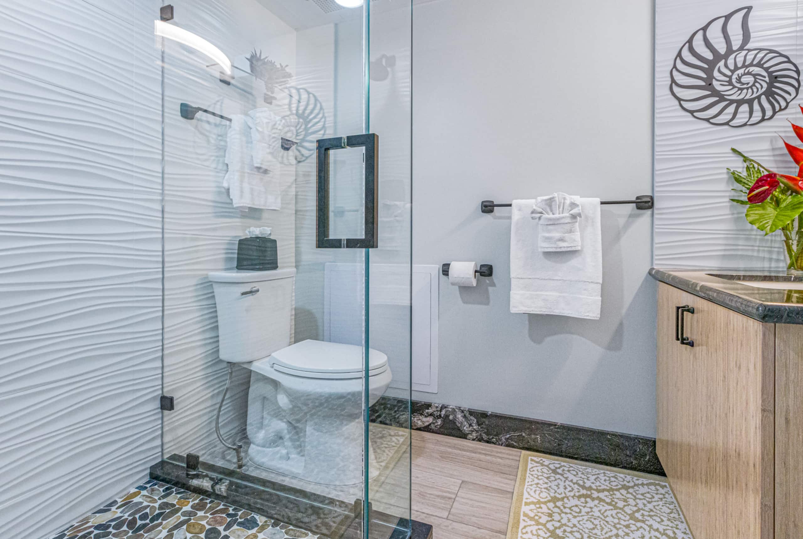 Condo in Lahaina · ★4.99 · Studio · 2 beds · 1 private bath - Image 11