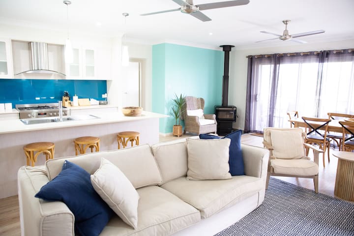 Emerald Villa on Diamond Beach gallery image 4