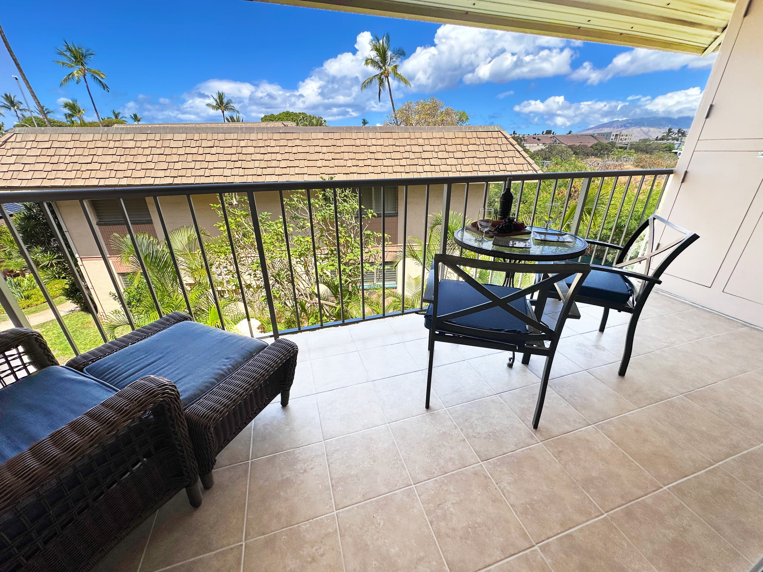 Best Location Across Best Beach! New AC throughout - Image 21