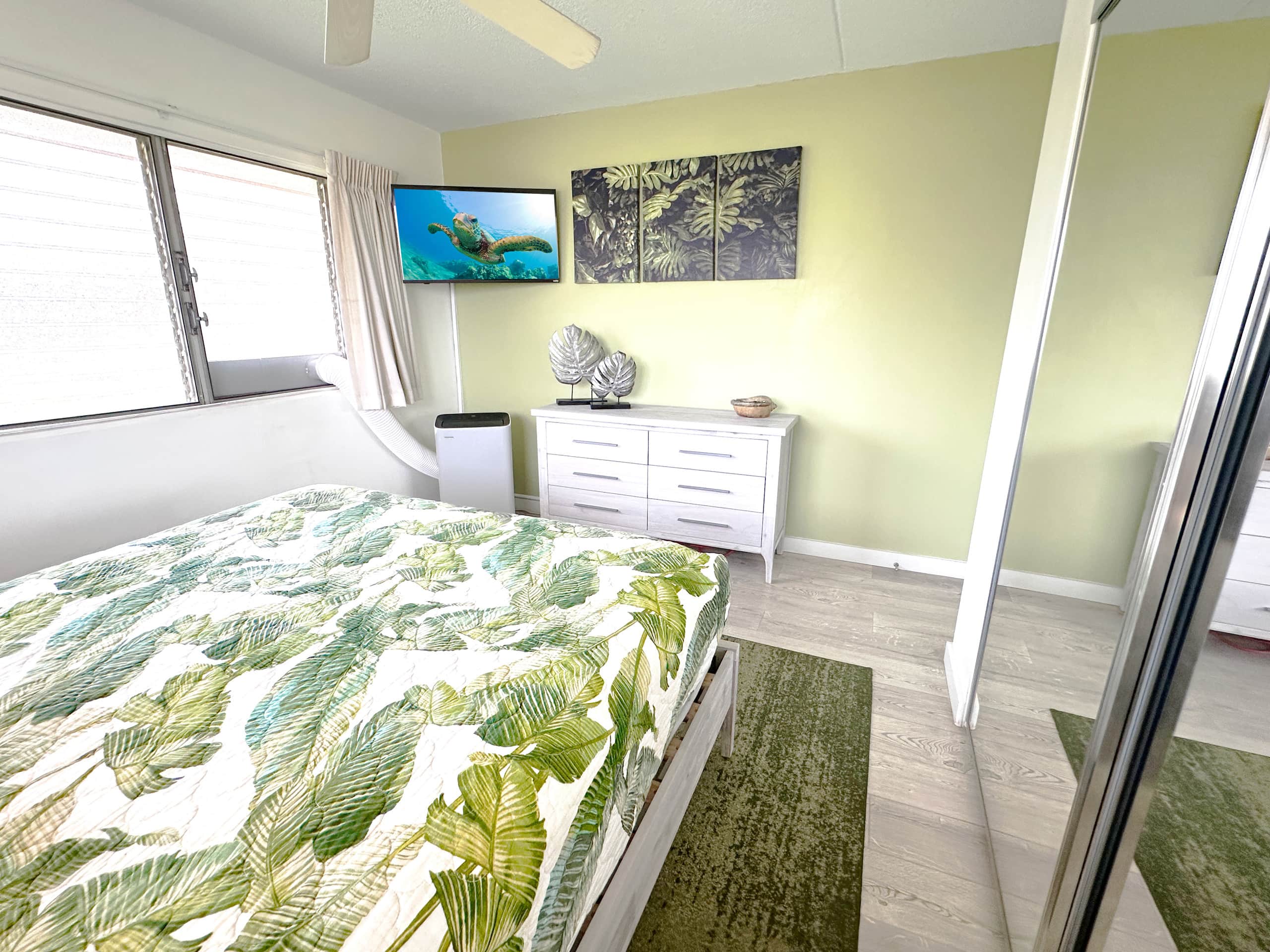 Best Location Across Best Beach! New AC throughout - Image 14