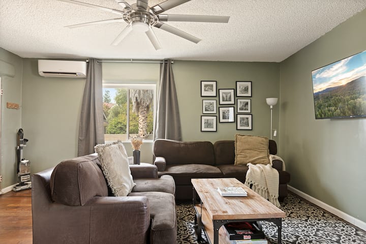 King Bed Suite, Private Drive, Dog-friendly - サンバーナーディーノ, CA