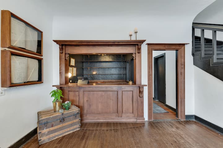Carriage House Room 1 - Behind Az's Oldest Hotel! - Williams, AZ