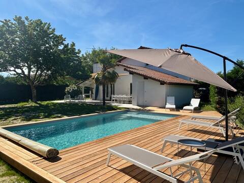 Villa with heated pool near lake and beach