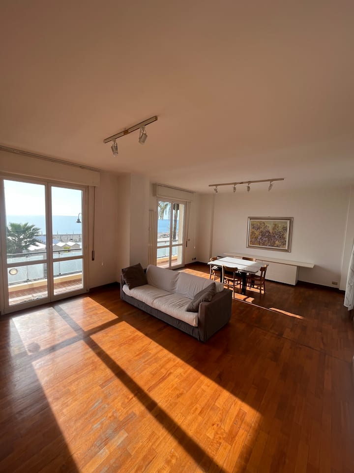 Wonderful Apartment By The Sea - Alassio