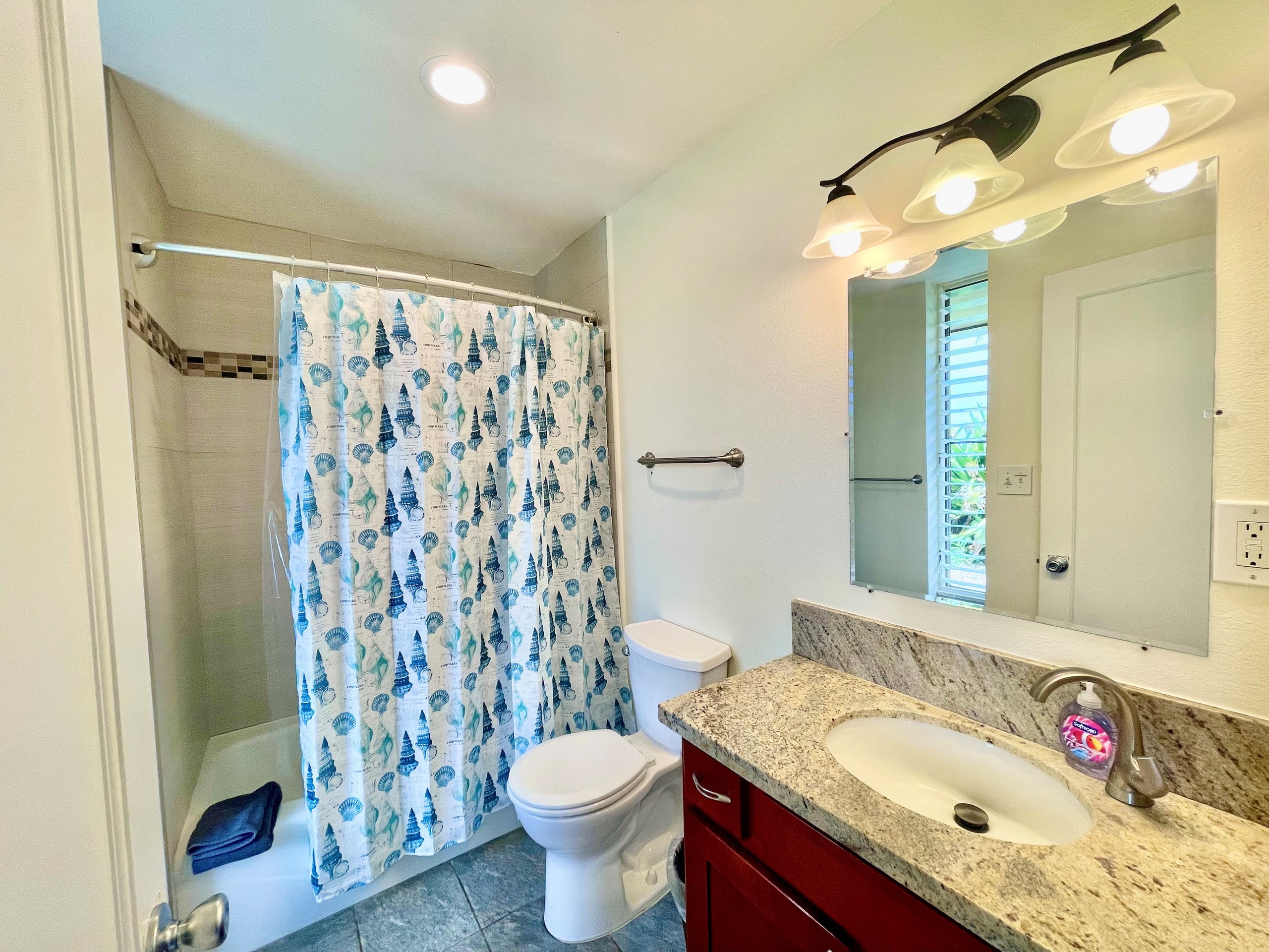 Condo in Kapaa · ★4.91 · 2 bedrooms · 2 beds · 1.5 shared baths - Image 12