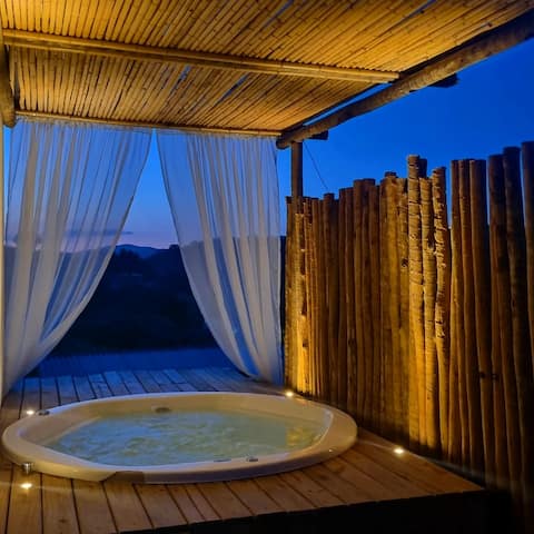 Casa do Descanso with Jacuzzi in Igaratá
