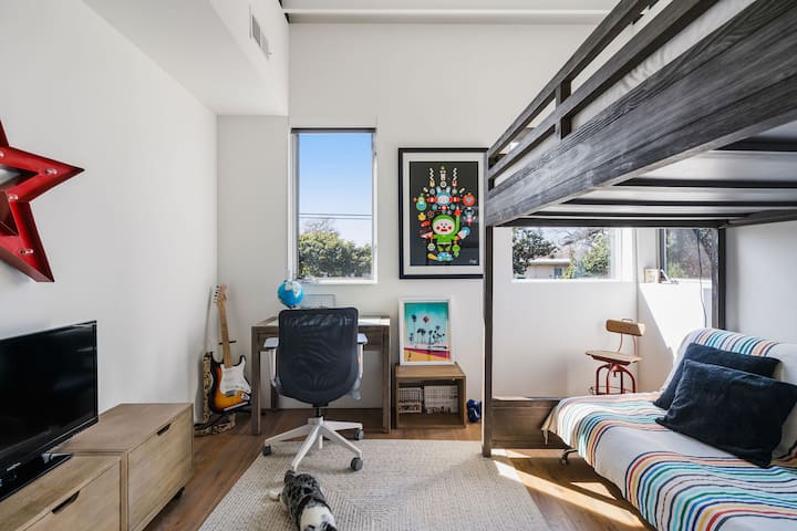 საძინებელი 4