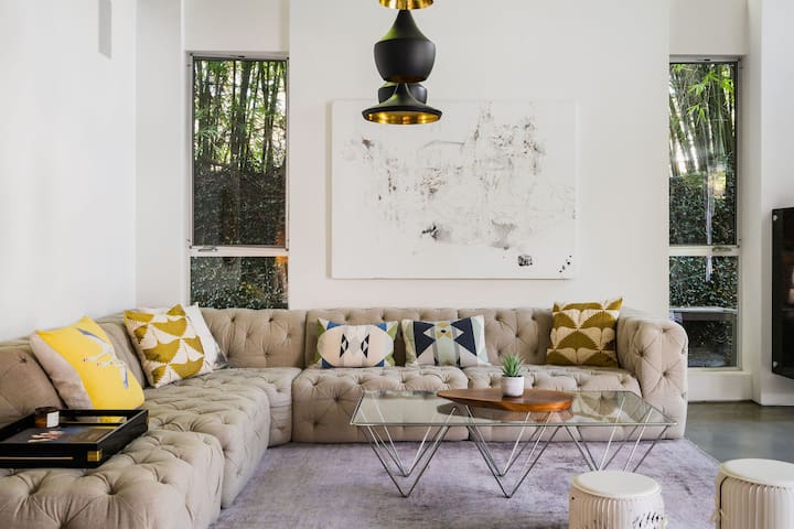 The Venice Edge – Luxury Architectural Retreat