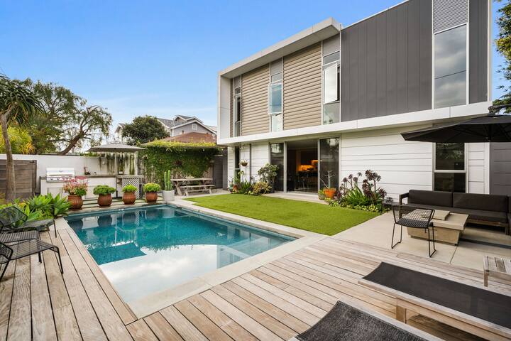 The Venice Edge – Luxury Architectural Retreat gallery image 2