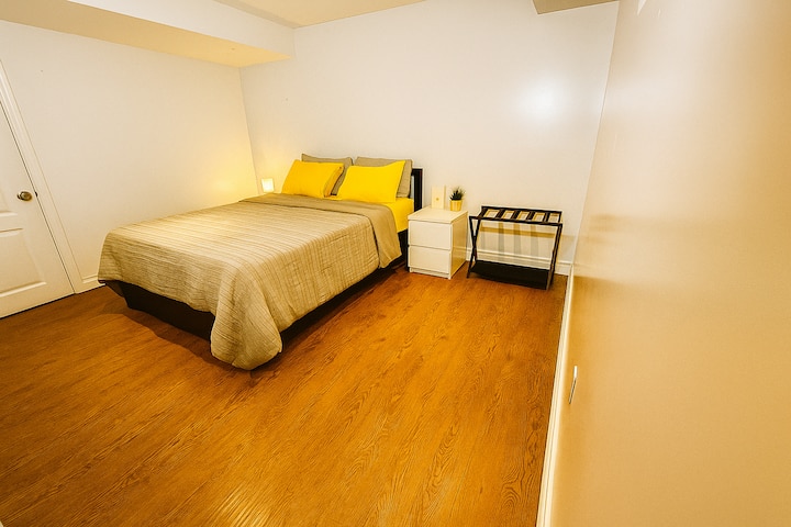 明亮、欢快、宁静，适合各年龄段房客入住的温馨房间。