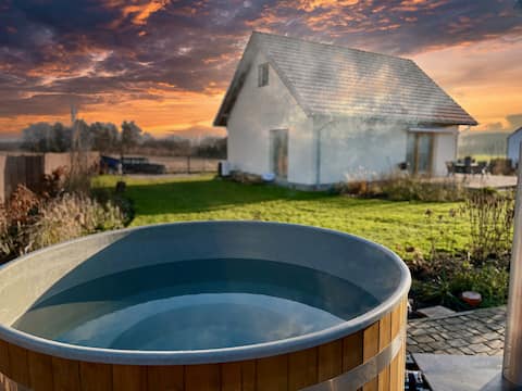 Popular Airbnb listing: Rustic house with sauna & hot tub near the sea in Gmina Wolin