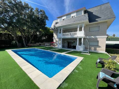A charming house for work and family rest