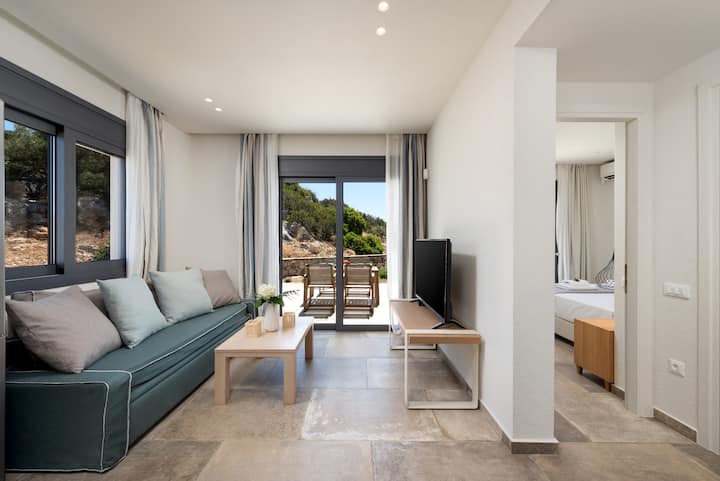 Aura House, Quiet & Cosy Seaview Luxury Retreat - Agios Nikolaos