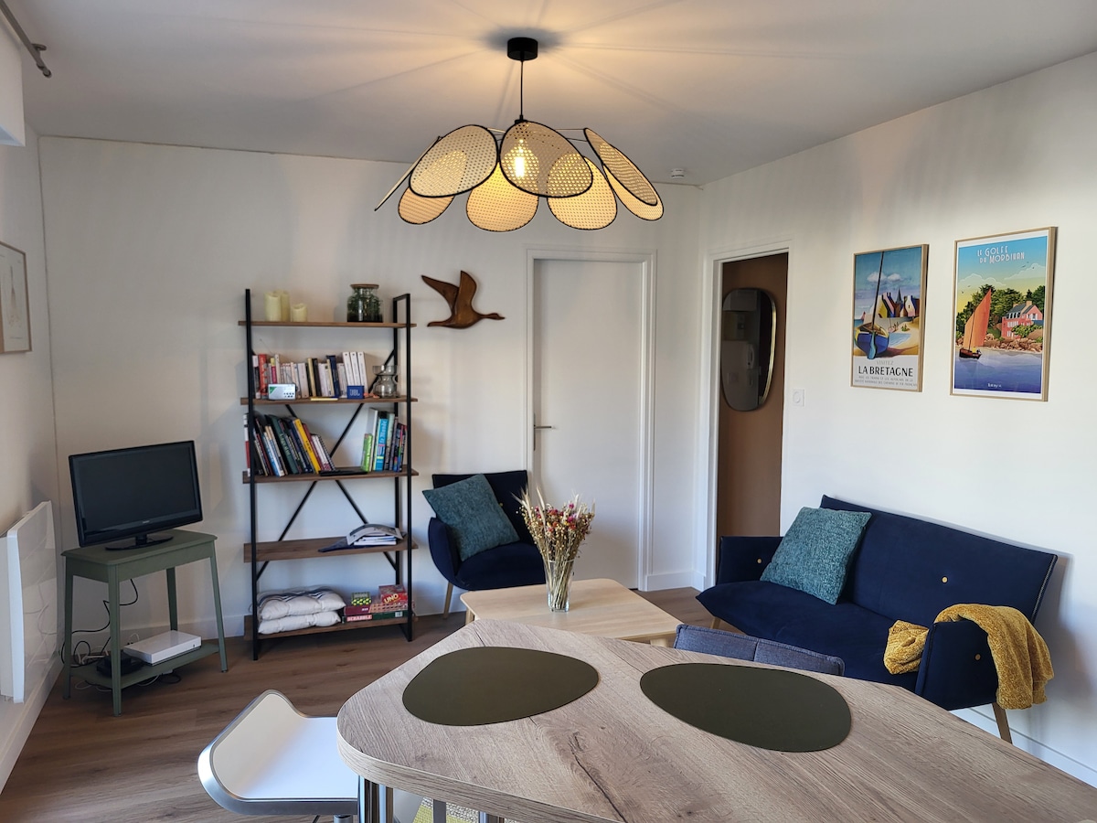 Top Airbnb: 1 bedroom, city center, quiet in Vannes