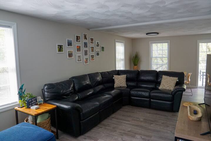 7 Bed in Narragansett – walk to private beach gallery image 5