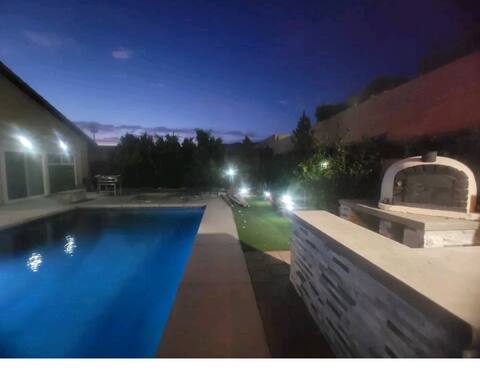 Hot Springs Pool & Spa Oasis + Buddha Room