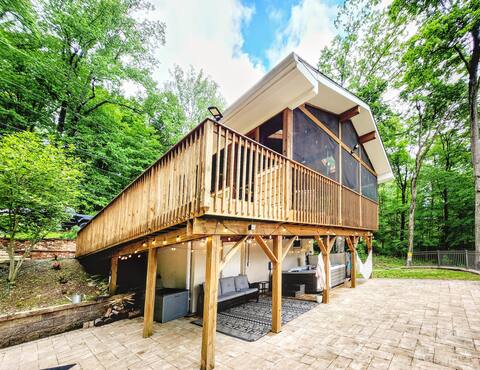 Oasis Above The Lake. Hot Tub Retreat