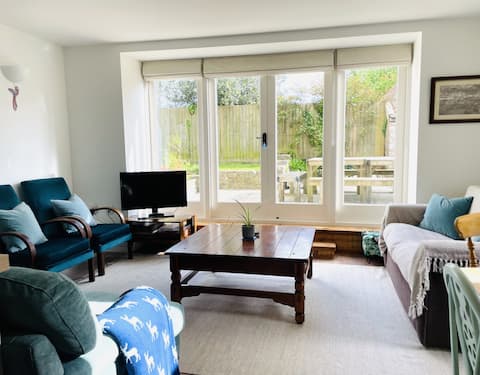 Top Airbnb: Manor House Barn in Cheddar