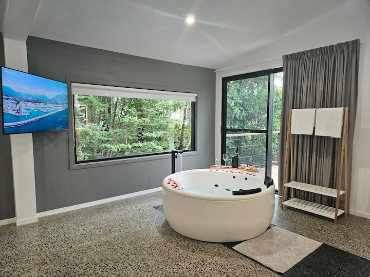 R&j Couples Retreat Spa Cabin Cairns - Queensland