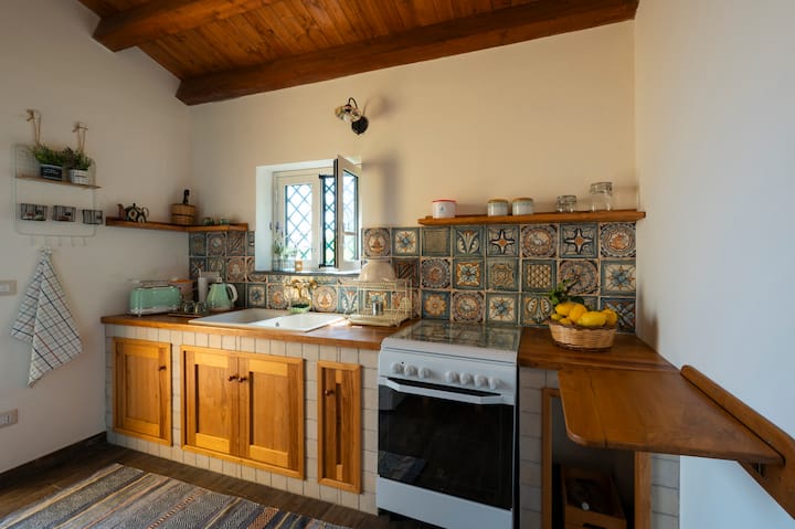 Nonna Sara's Etna House - Milo