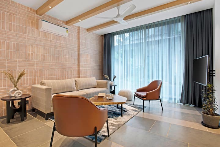 Living room image 2