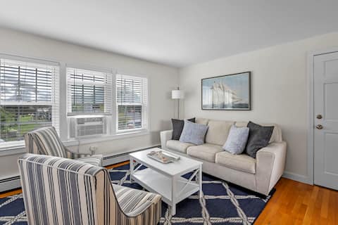 Successful Airbnb property: Rooftop View & King-Size Comfort in Marblehead