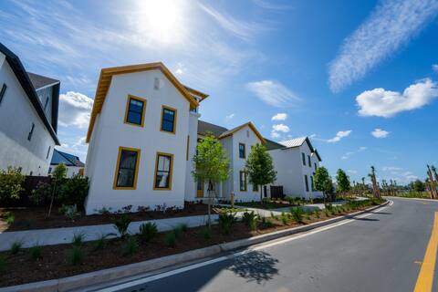 Evermore Estate: 10 Bedroom Home with Theater ADA