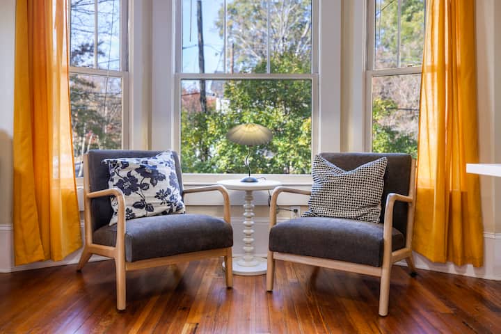 Steps To The Heart Of Raleigh| Historic Oakwood - ローリー, NC