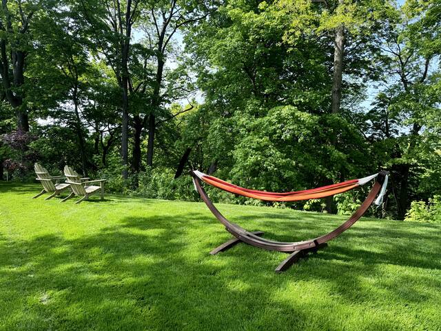 Luxury Toronto Mansion Retreat in Prestigious Area gallery image 3