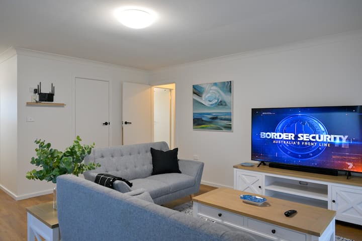 Renovated 2br Apartment · King & Queen Beds · Cbd - 와가와가