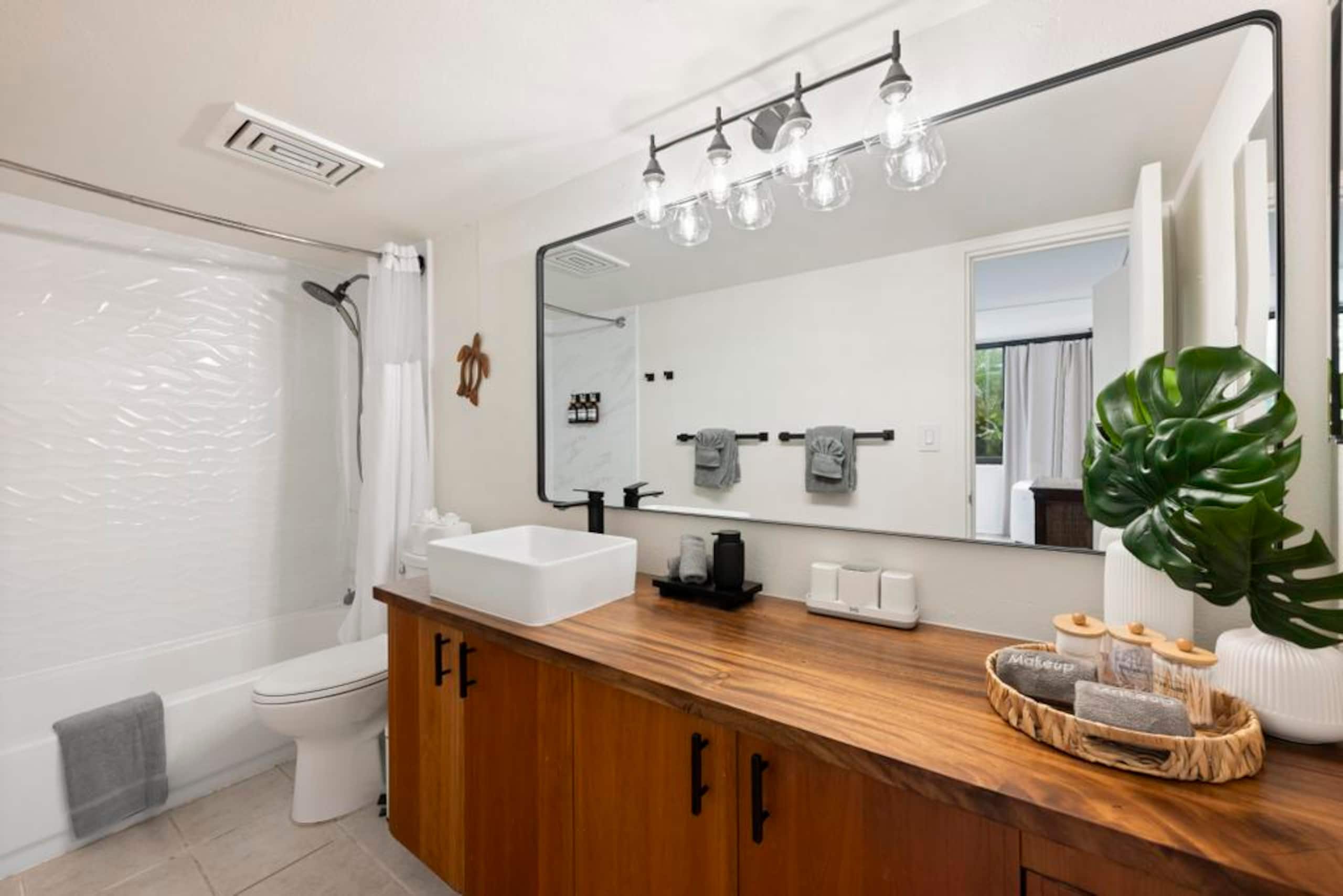 Condo in Kihei · ★4.97 · 2 bedrooms · 3 beds · 2 baths - Image 21