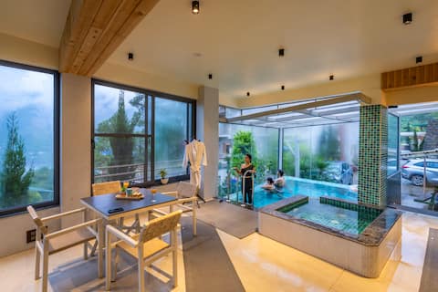 The Vivaak - Luxe Villa with Heated Pool, Jacuzzi