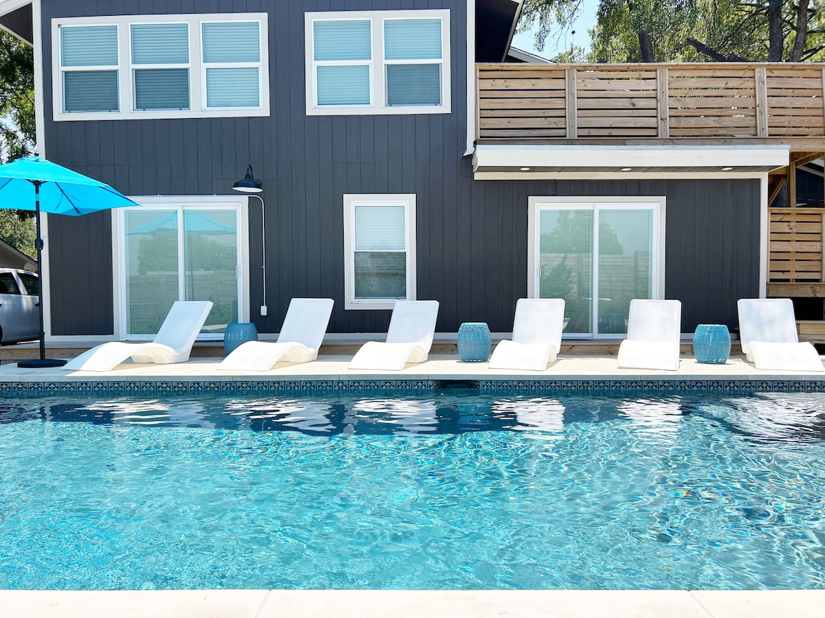 Newly Remodeled Modern Gem | Cozy + Central + Chic