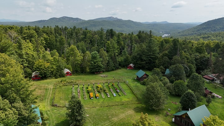 Glamp Thomas On Flower Farm - Indian Lake, NY