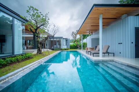 Botanica Foresta 4BR Luxury Villa with Pool by NLA
