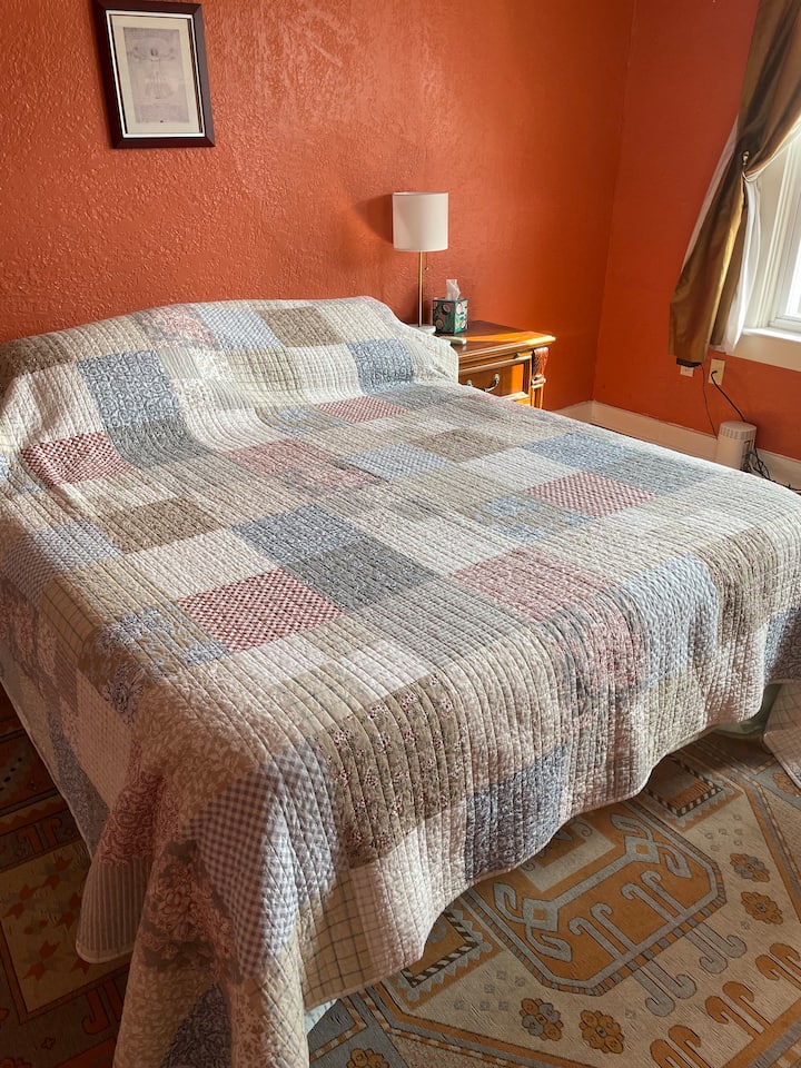 Საძინებელი 2, წინა ოთახის საწოლი 152 × 203 სმ