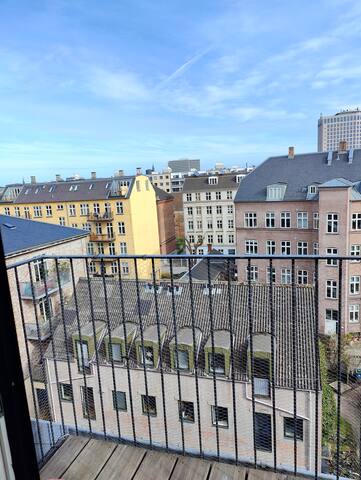 Stor, charmerende og central lejlighed gallery image 4