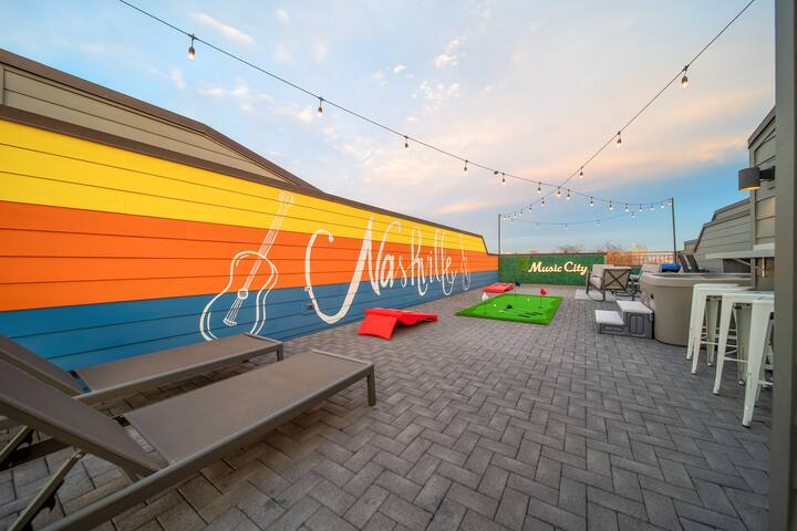 TheSkyline! •Insta •Game Room •15 beds •Hot Tub gallery image 3