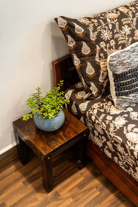 Cutest 2bhk in *City Center* Gwalior Town!