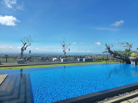 Specious 10-bedroom luxury villa with ocean view