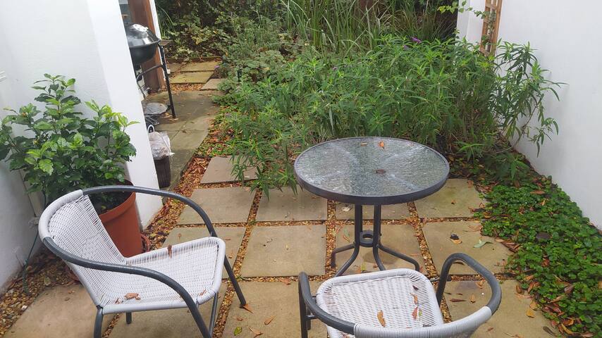 Noordhoek Village House gallery image 4