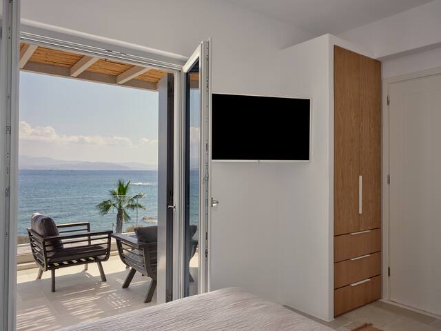 Mando Seaside Villa gallery image 5