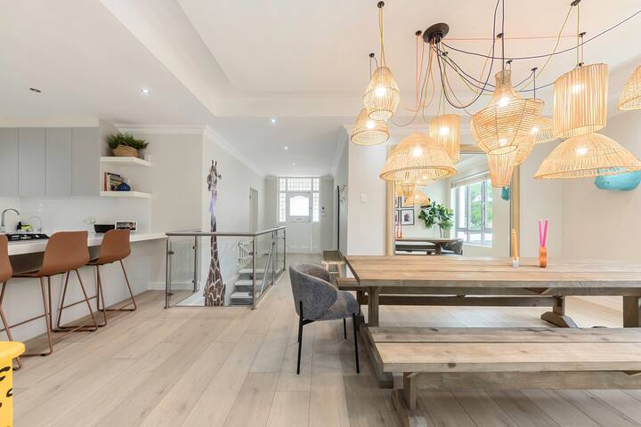 The Happy House Green Point – Pool, Parking (New!)