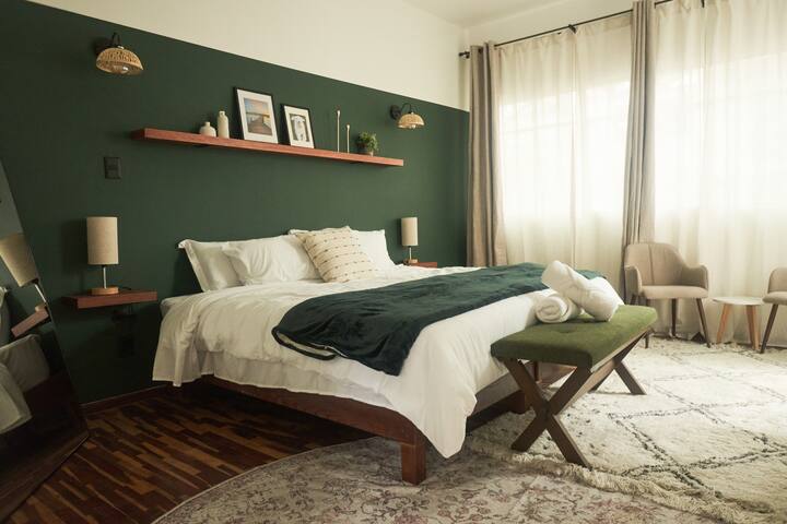 Spacious Chic Condesa 6BR Haven gallery image 4