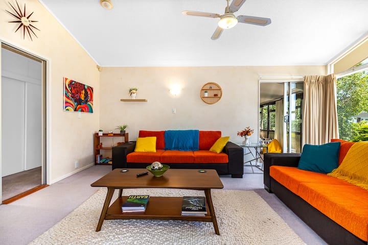Airbdsm Large House With Hidden Kink Dungeon! - Porirua