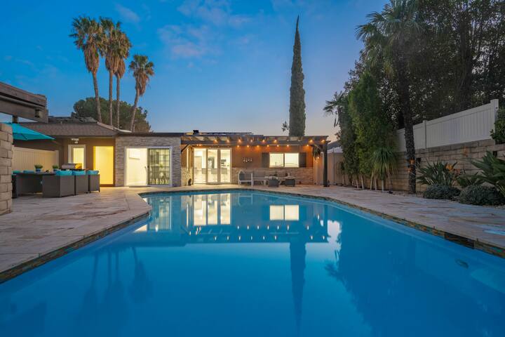 135 Luxurious, modern private home gallery image 5