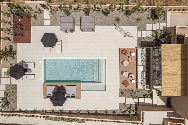 Villa Agali I Free* heated pool & 70m to Sea! gallery image 2