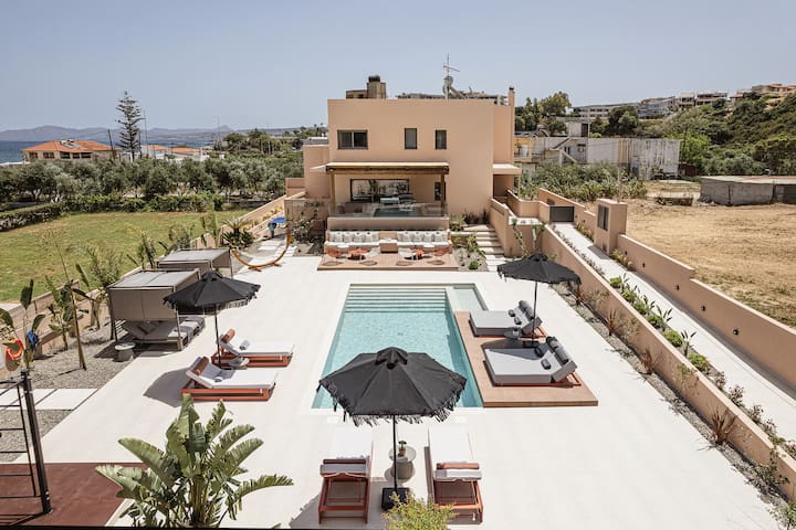 Villa Agali I Free* heated pool & 70m to Sea!