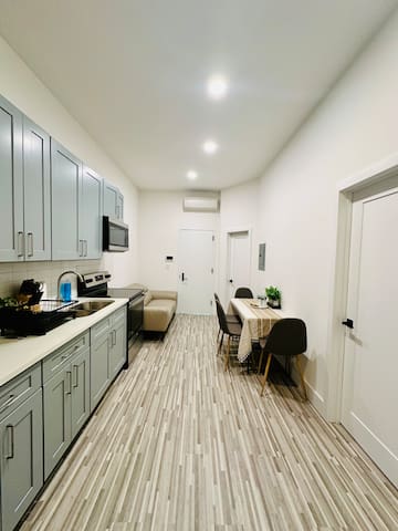 Crown Heights Utica Av Train, Lincoln Terrace Park